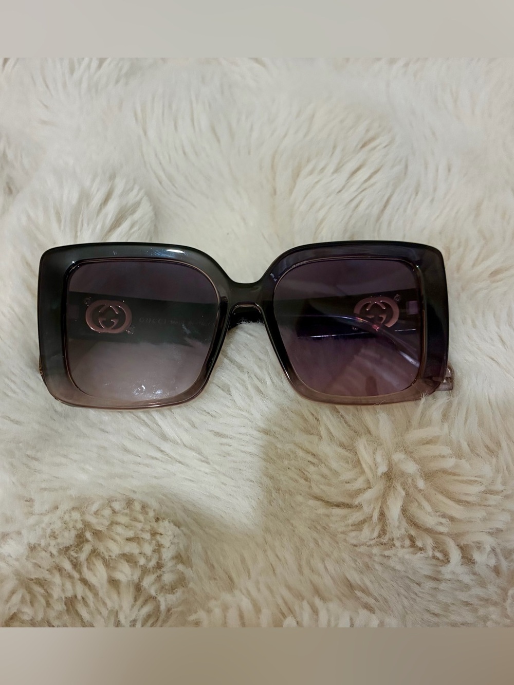 Iconic GUCCI Sunglasses - gradient lenses